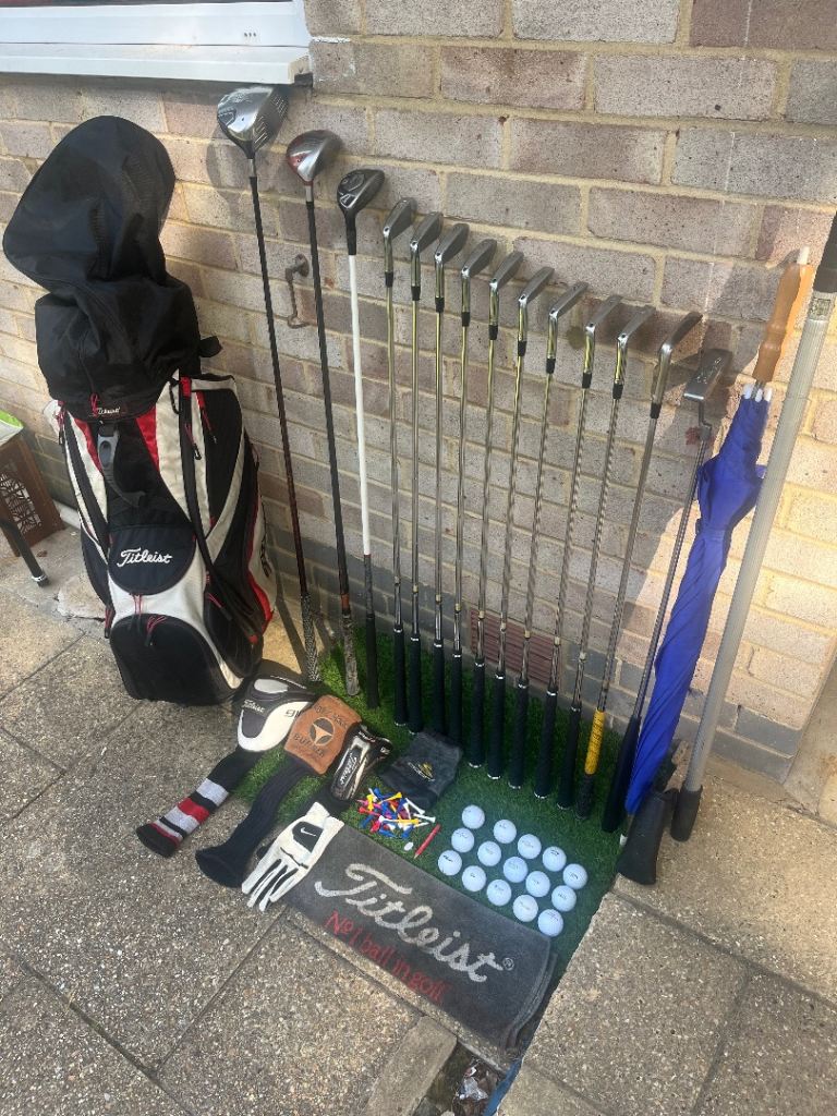 TITLEIST GOLF CLUBS - Please Read Full Description 