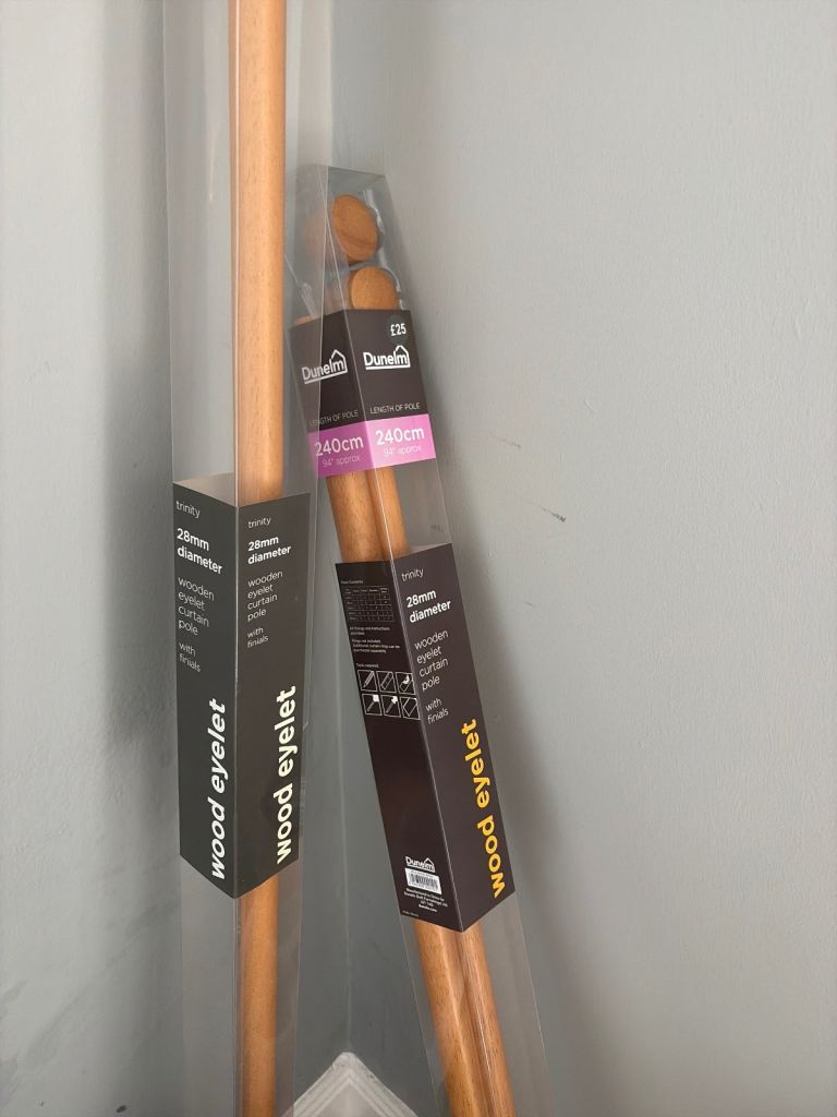 New Wooden Eyelet Curtain Pole 240cm x 28mm