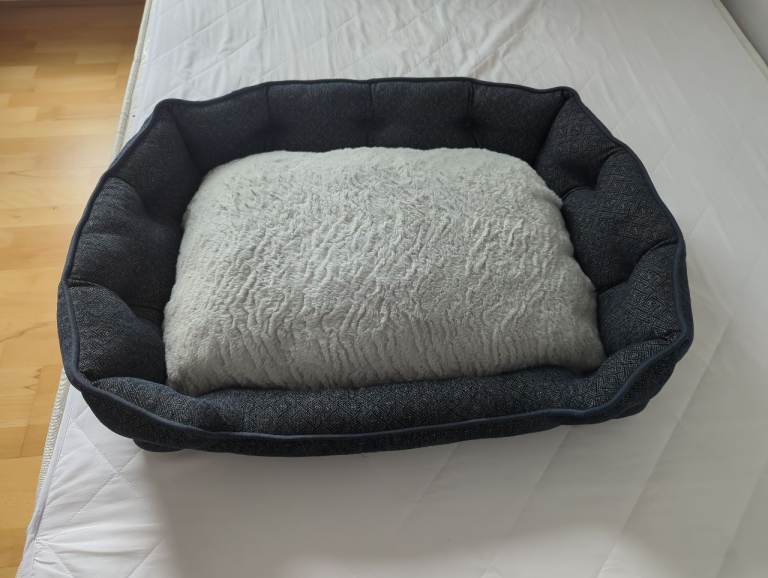 Large Cat bed