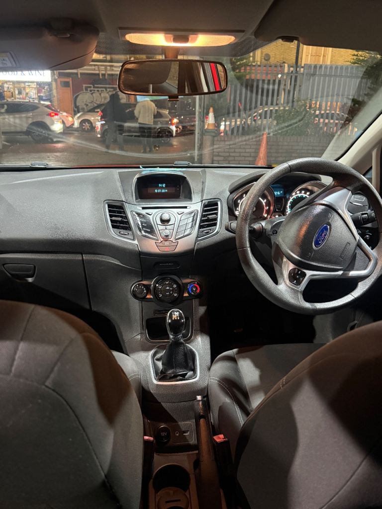 Ford, FIESTA, Hatchback, 2014, Manual, 1241 (cc), 5 doors