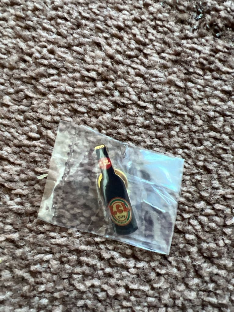Lcl pils pin badge new