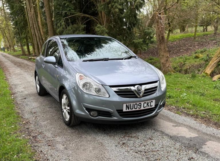 VAUXHALL CORSA 1.4 i 16v Design 2009