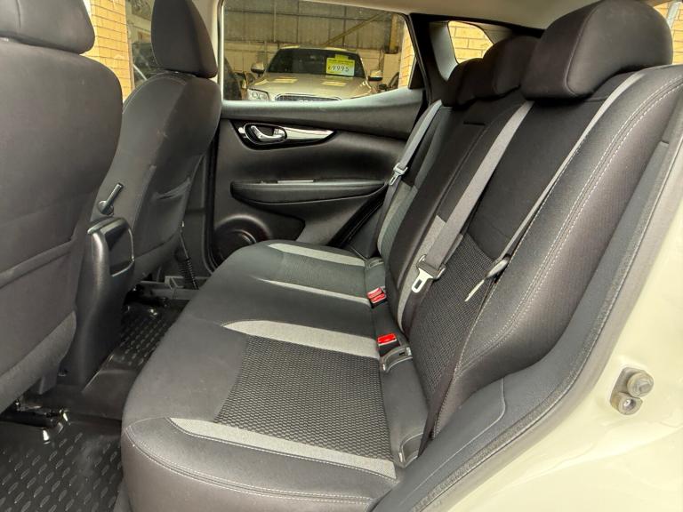 ** GREAT VALUE ** 2018 (68) Nissan Qashqai 1.5 dCi Acenta Premium 5 dr hatchback