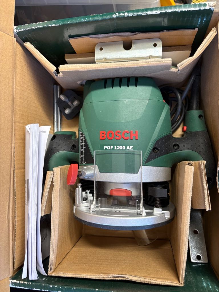 Plunge router