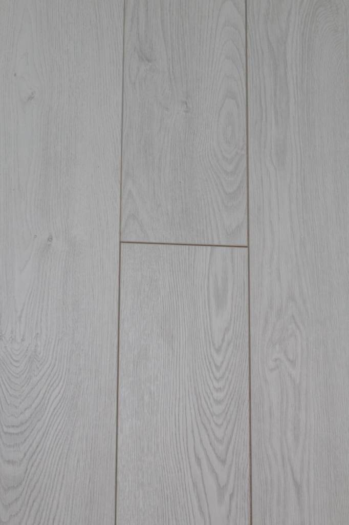 AGT Effect Alp 8mm Laminate Flooring (CHEAPEST IN THE UK) (FREE COLLECTION)