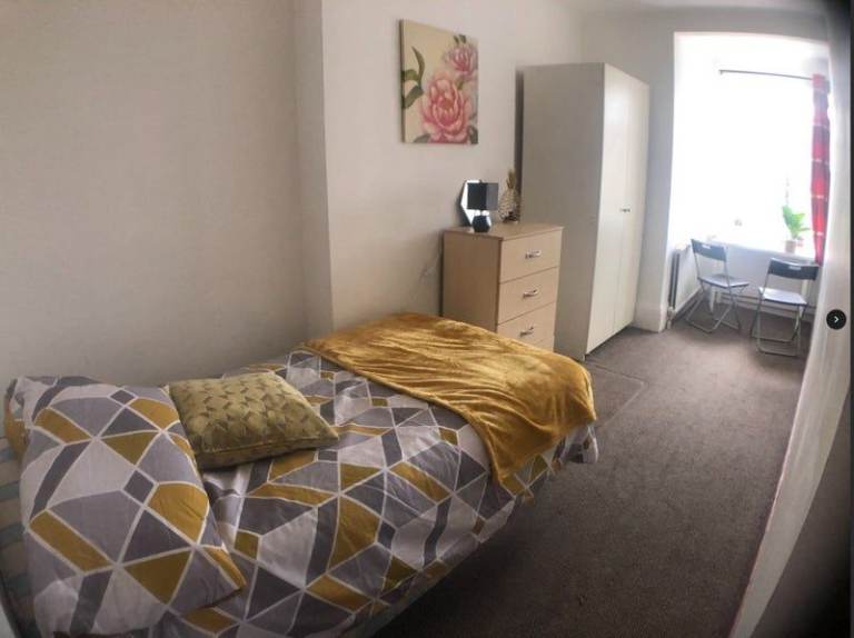 💥 Bright & Airy Single Room 😊 in a Friendly Shared Household 💥