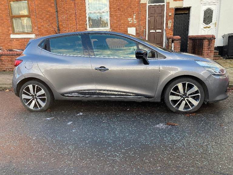 Renault Clio 0.9L TCE Dynamique S MediaNav 5d Hatchback - Grey - 2014