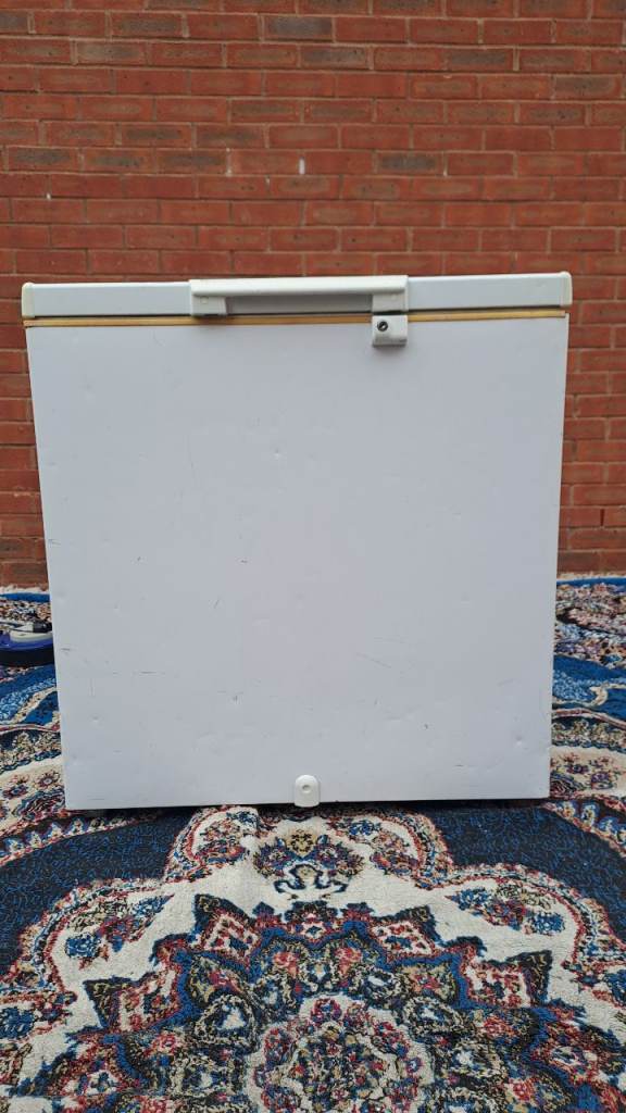 Whirlpool chest freezer 206L, can deliver for extra cost 