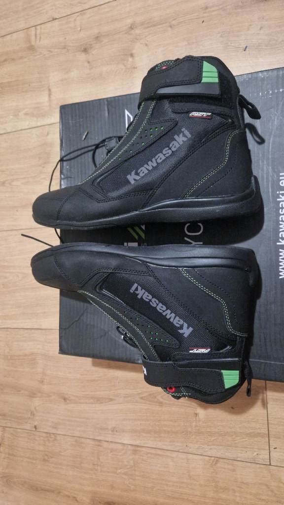 Motorcycle boots size 8 (42) kawasaki nantes 