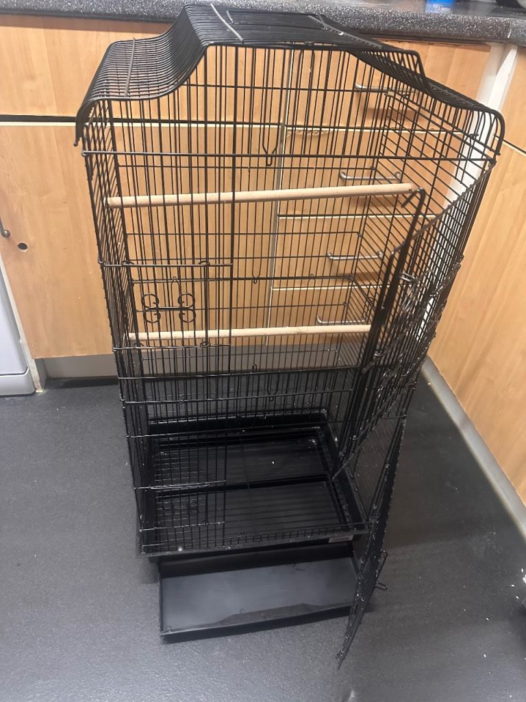 bird cage used only 2 weeks £35