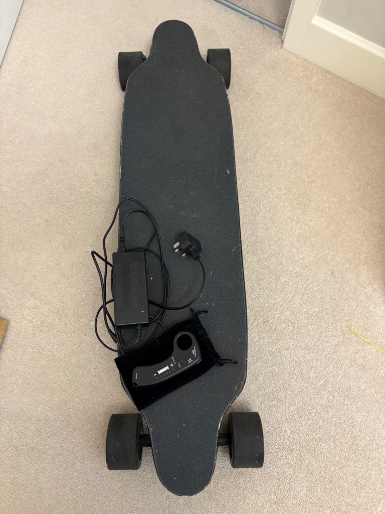 Electric skateboard 
