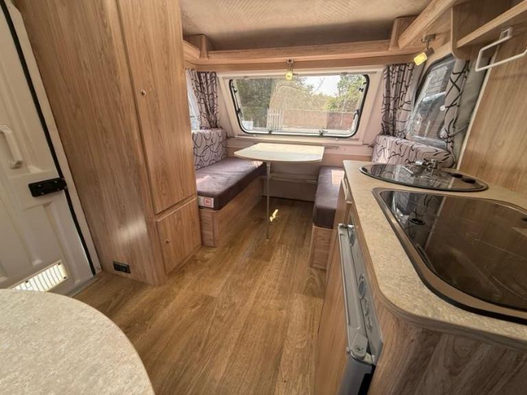 2022 Freedom Microlite Sport | Small, Lightweight 3-Berth Caravan | Pop-Top Roof