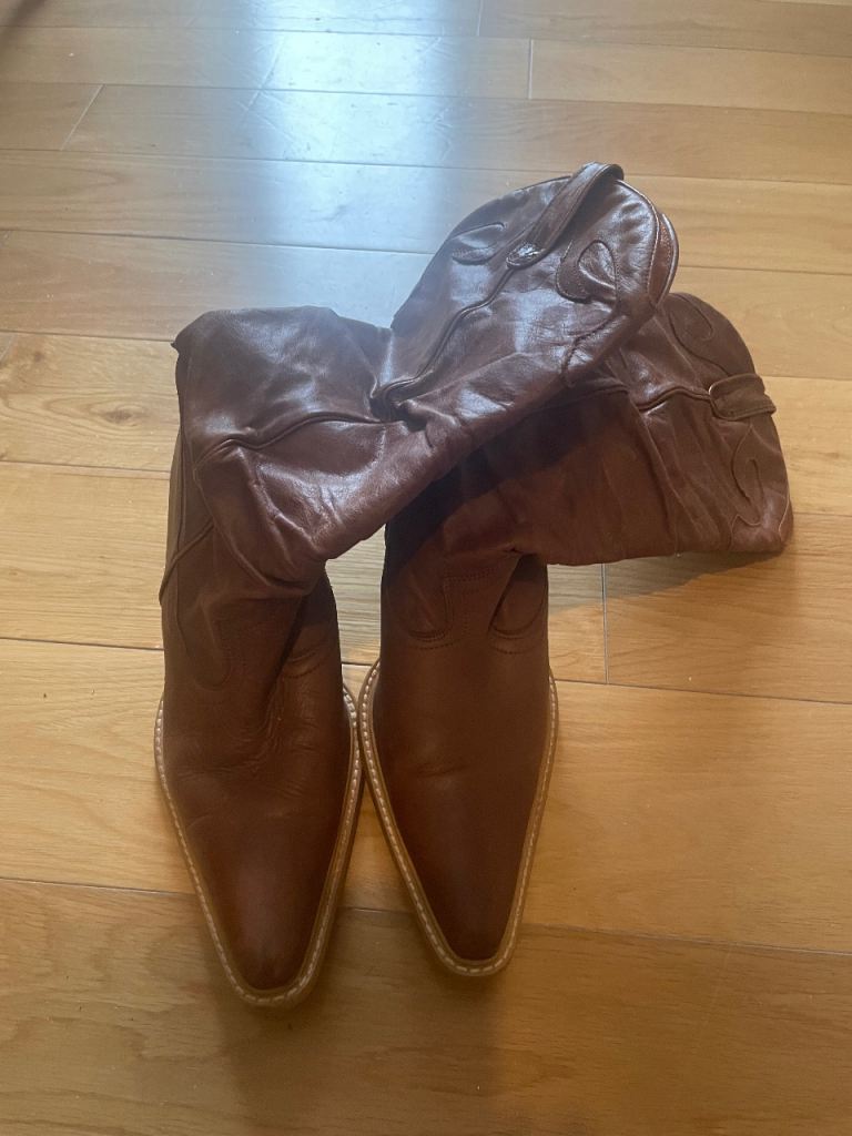 Ladies cowboy boots