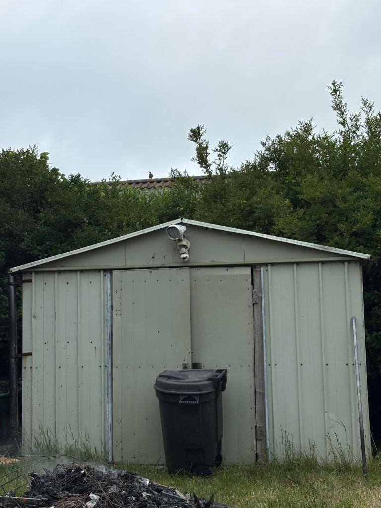 Free metal shed