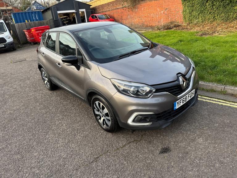 2018 Renault Captur PLAY TCE 5-Door Petrol
