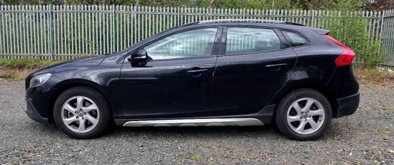Volvo, V40, 1560cc  Cross Country 