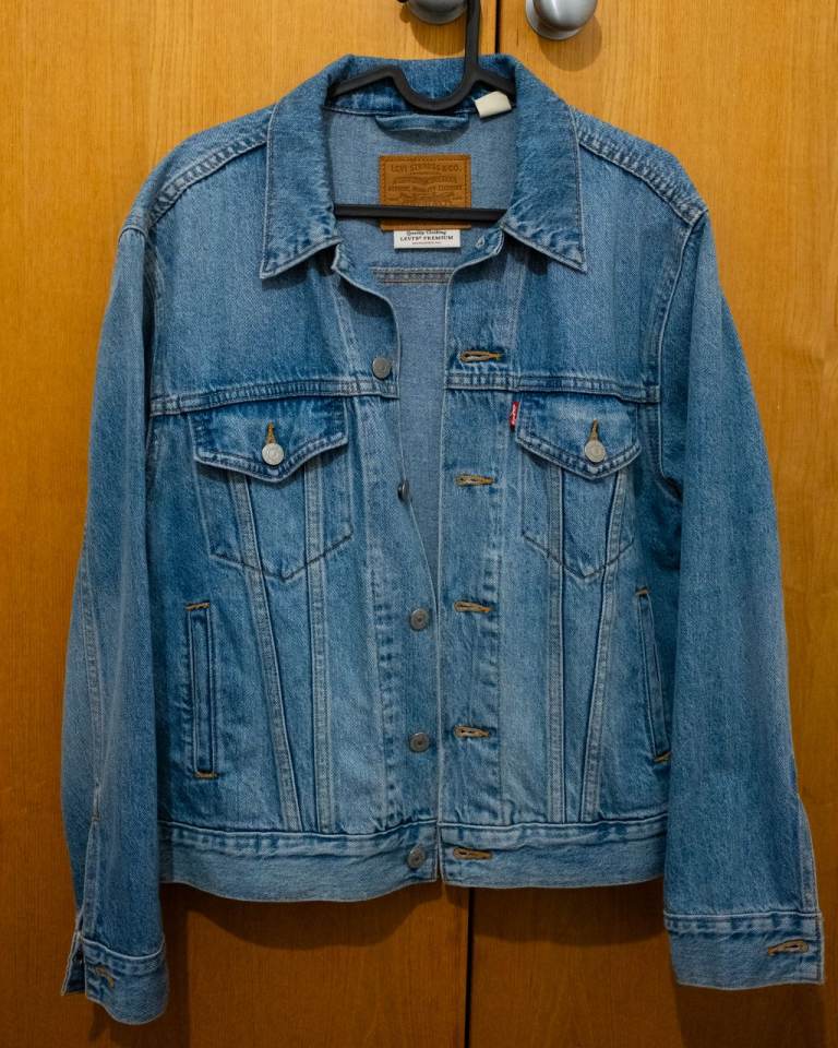 Levi’s Premium Ex-Boyfriend Trucker Jacket | Size S | Big E | Like New