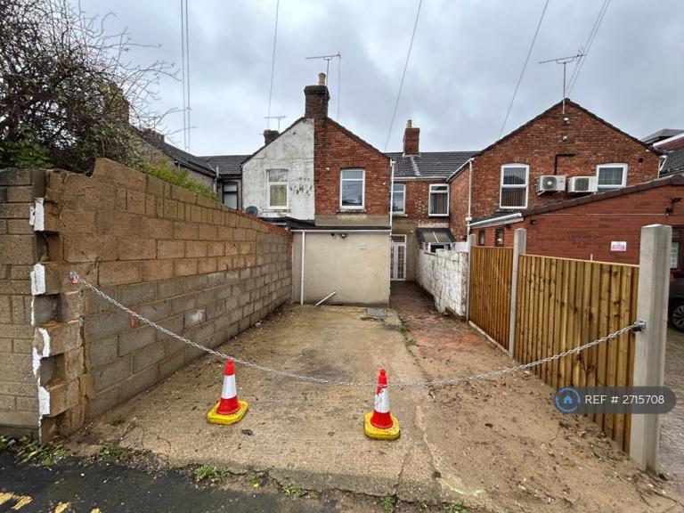 3 bedroom house in Curtis Street, Swindon, SN1 (3 bed) (#2715708)