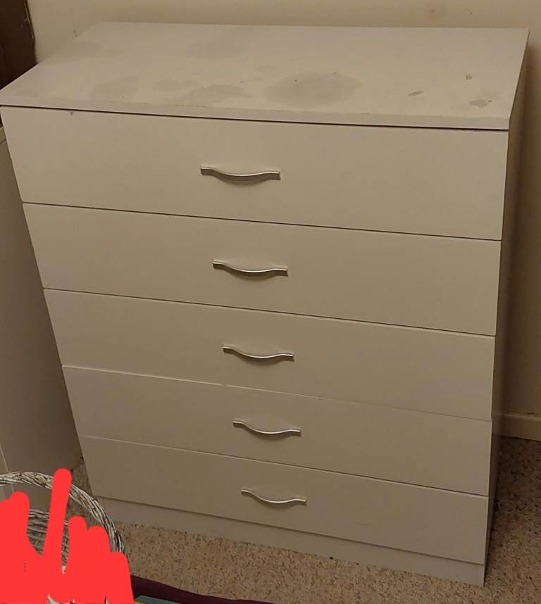 FREE CHEST OF DRAWERS