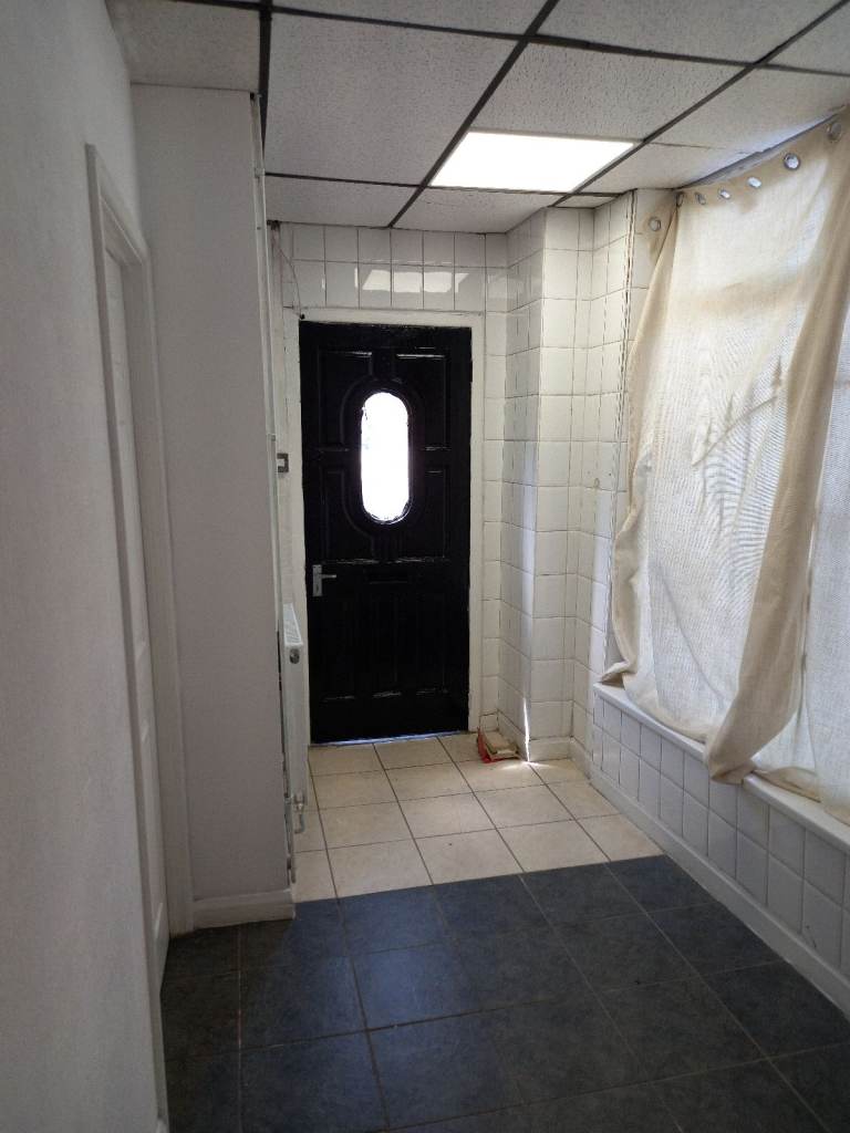 **LET BY** 2 BEDROOM TERRACED HOUSE** NORTH ROAD** ST6 2DN** DSS ACCEPTED** NO DEPOSIT**