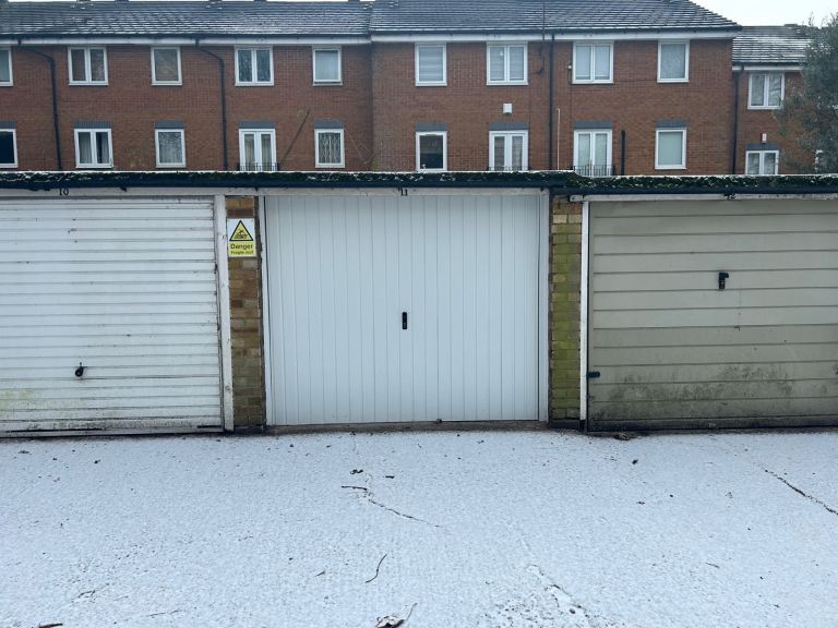 Single Garage to rent NW2