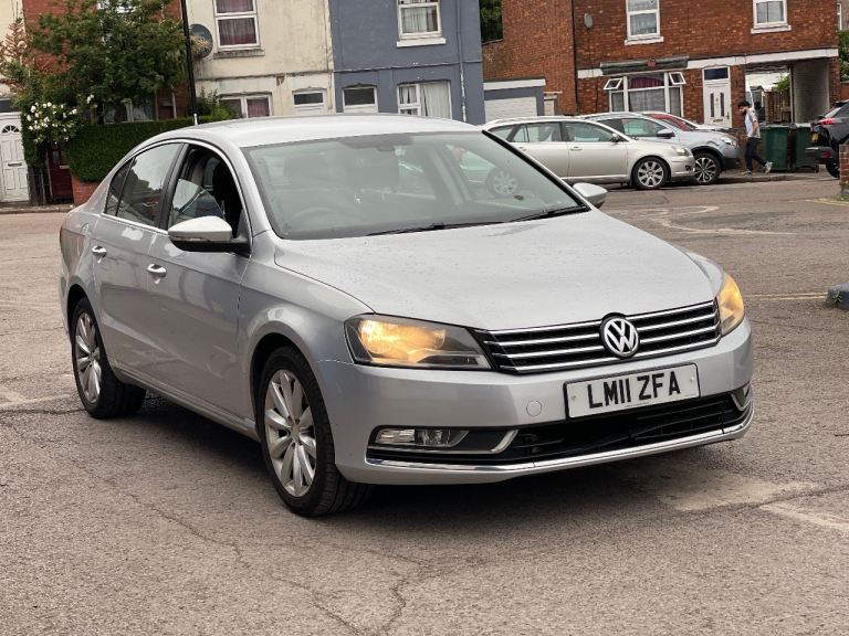 Volkswagen, PASSAT, Saloon, 2011, Semi-Auto, 1968 (cc), 4 doors
