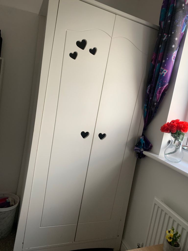 Children’s wardrobe 