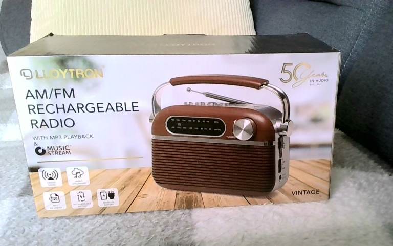 RADIO, OMELETTE MAKER AND MULTI EGG COOKER