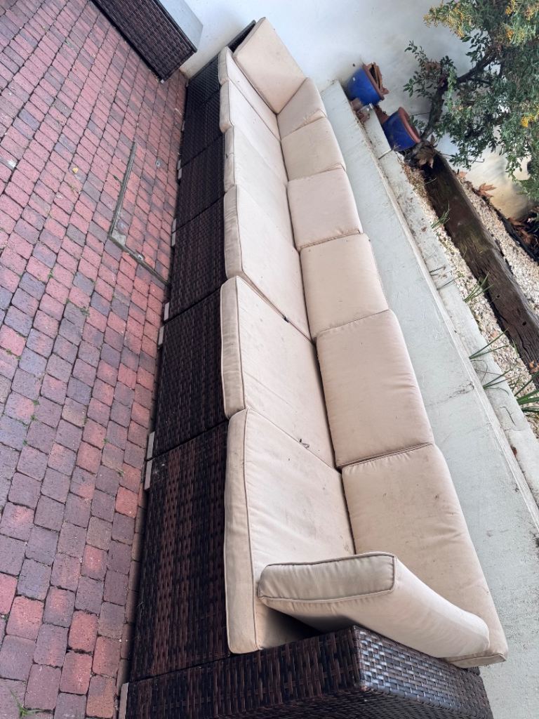 6-Person Seating Group with Cushion