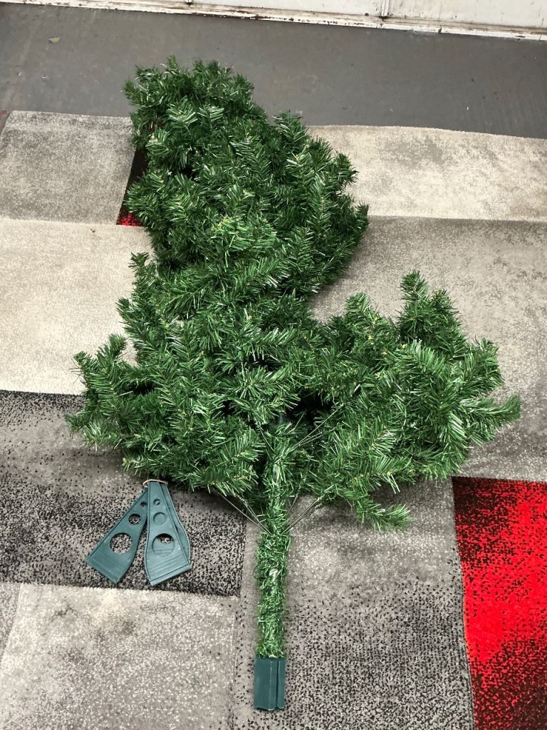 6 foot green Xmas tree