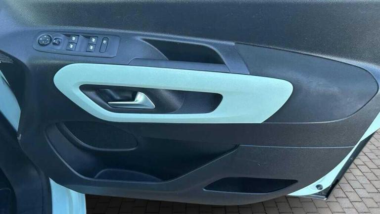 2020 Citroen Berlingo 1.5 BlueHDi 130 Flair M 5dr MPV DIESEL Manual