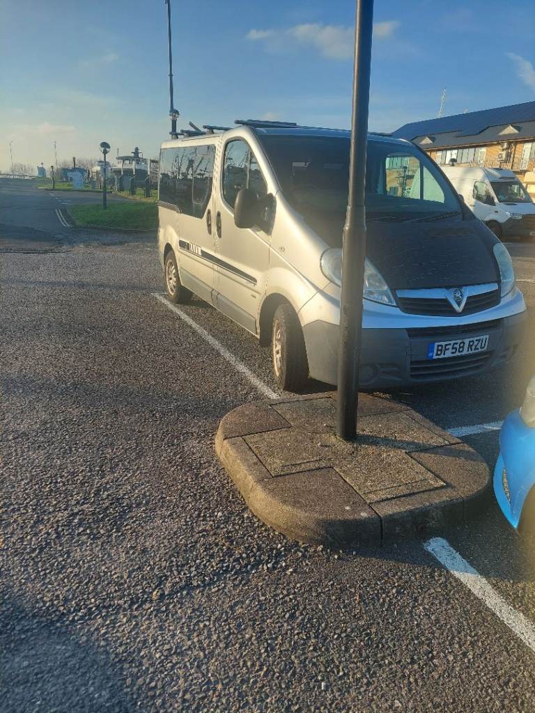 Vauxhall vivaro 9 seater 