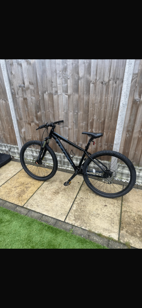 Matt Black Carrera Vengeance Bike