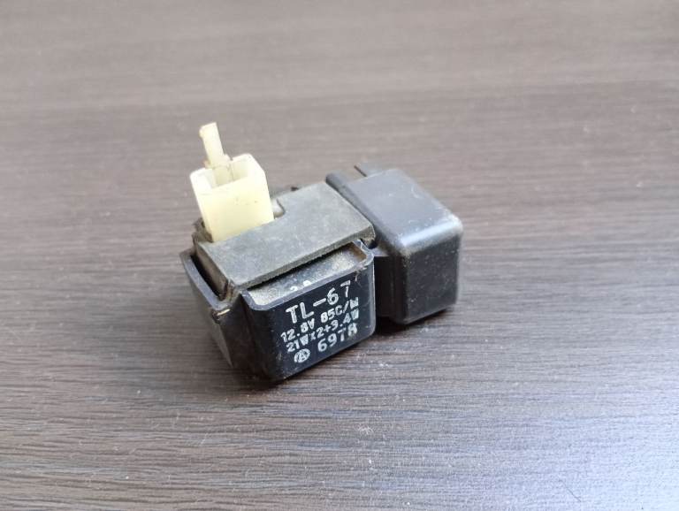 Relay OMRON G8MS-S23 Suzuki GSXF katana 1993 + TL-67 indicator