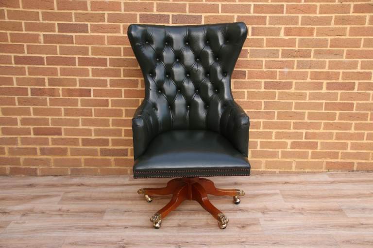Vintage Executive Ambassador Chesterfield Chair (UK Delivery)