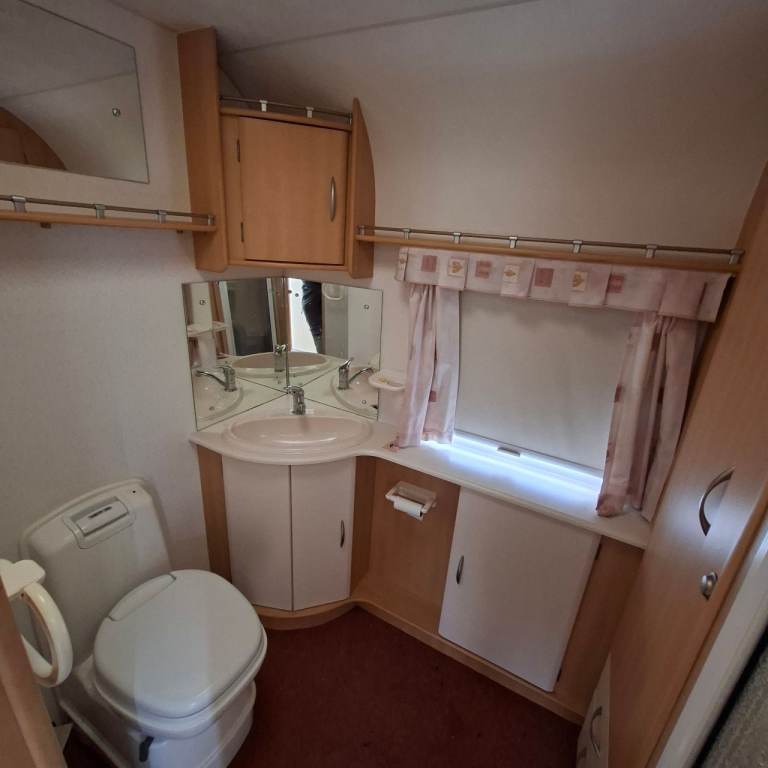 Coachman amara 4 berth