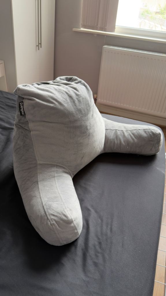 Comfortable Grey Reading Pillow – Very Good Condition