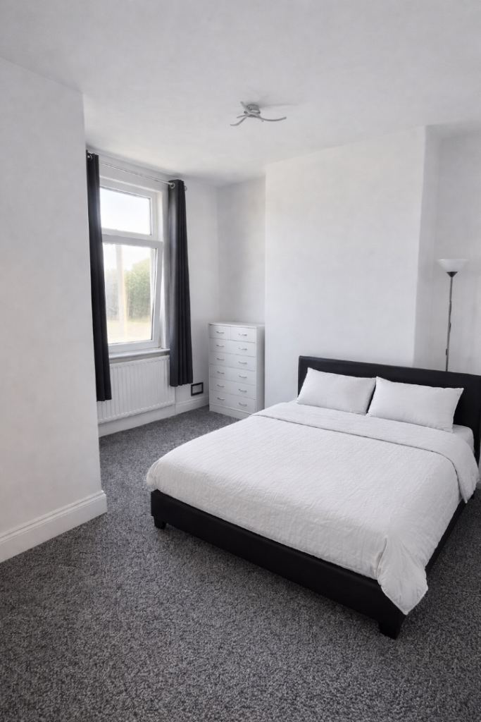 Ensuite room available 