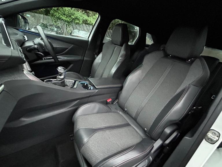 2017 Peugeot 3008 1.2 PureTech GT Line Euro 6 (s/s) 5dr HATCHBACK Petrol Manual