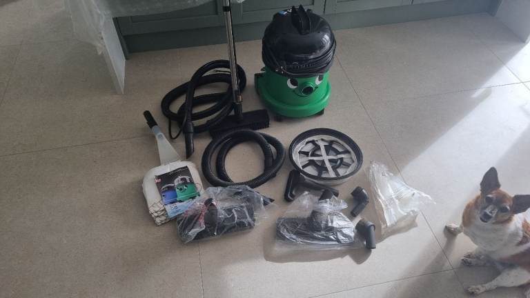 Henry George Wet and Dry Vacuum Cleaner – As Good As New