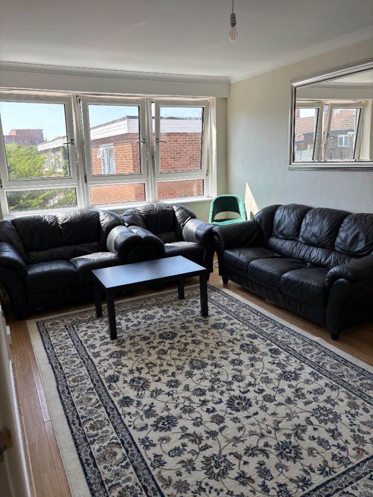 2 Bedroom flat in Barking, Essex, IG11 7AB