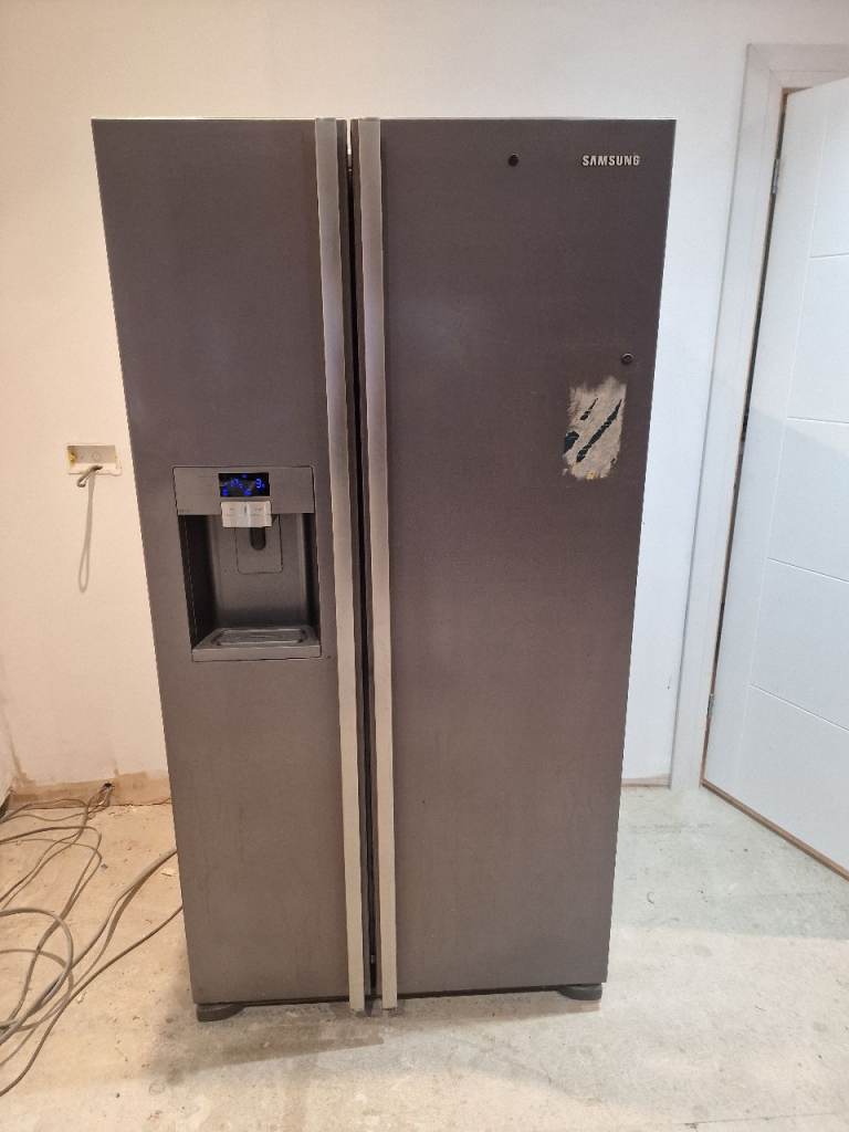 Samsung American style fridge freezer