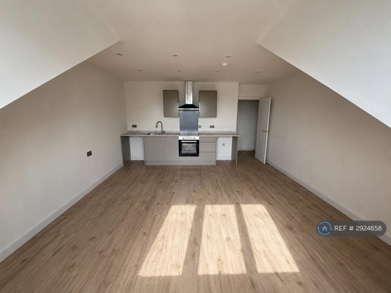 1 bedroom flat in Bowerhill, Melksham, SN12 (1 bed) (#2924658)