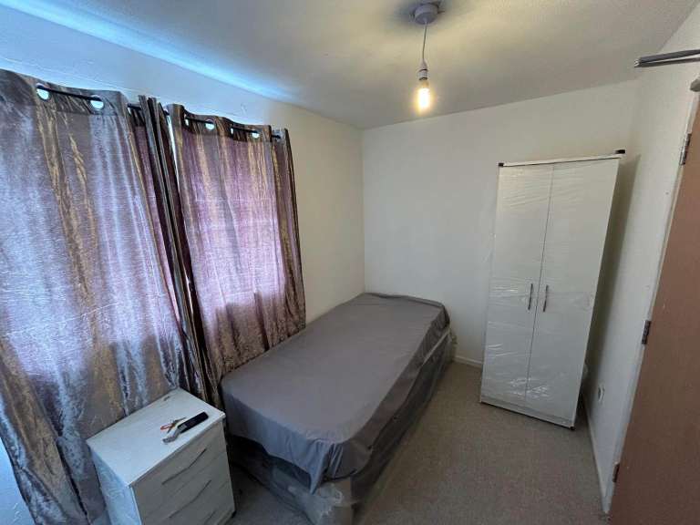 💸 Beat the Bills! Shared Rooms in Birmingham – £10/Wk Service Charge, Wi-Fi Incl.