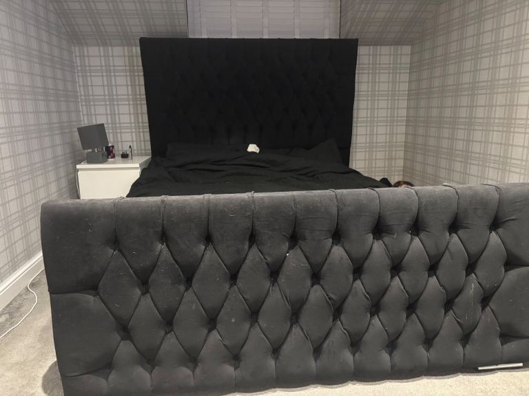 image for Kingsize bed frame £120 ono