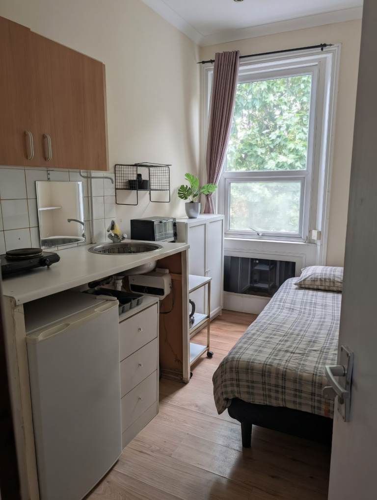 Cosy Bedsit in Prime Hammersmith – £800 pcm ALL BILLS INCLUDED