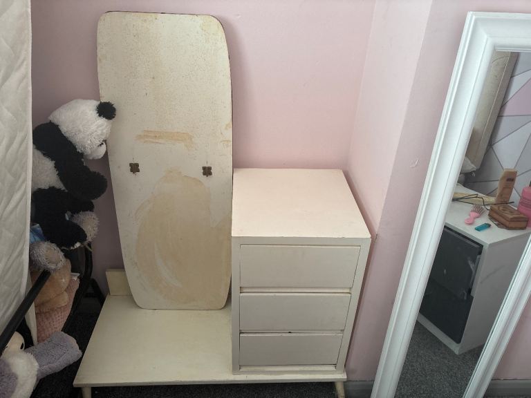 Dressing table FREE!!!!!!!!!