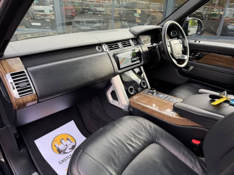 2020 70 RANGE ROVER 3.0 SD V6 VOGUE SE Diesel Auto with only 38,000 miles