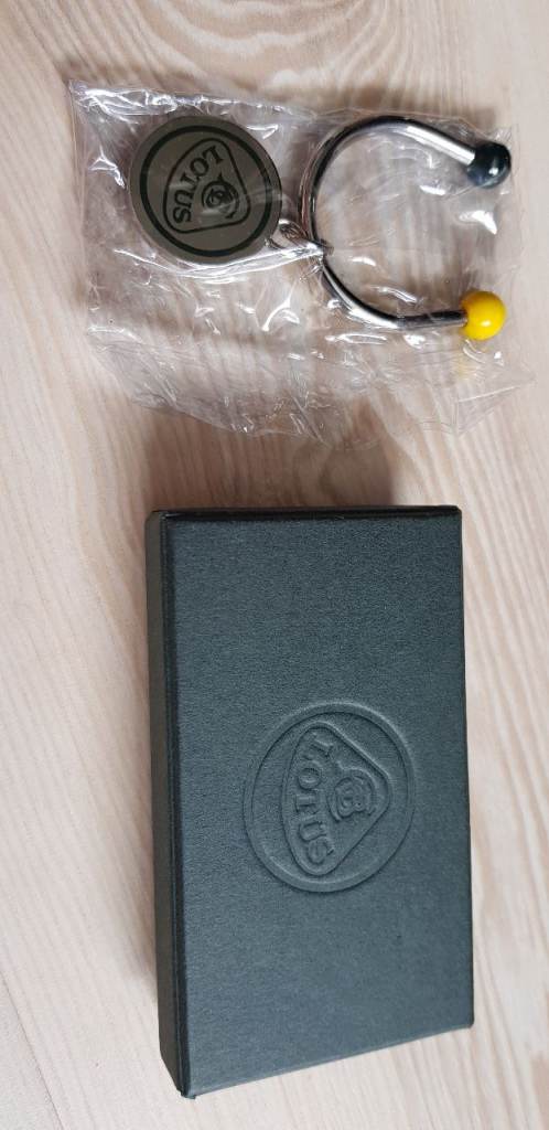 LOTUS CARS ENAMELLED CLOSURE KEY RING