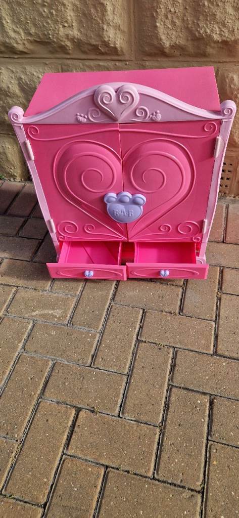 BUILD A BEAR WARDROBE. VERY GOOD CONDITION., £2.00 for Sale